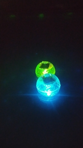 BallLamp, wodoodporna i słoneczna lampa LED, która zmienia kolory - Image 10