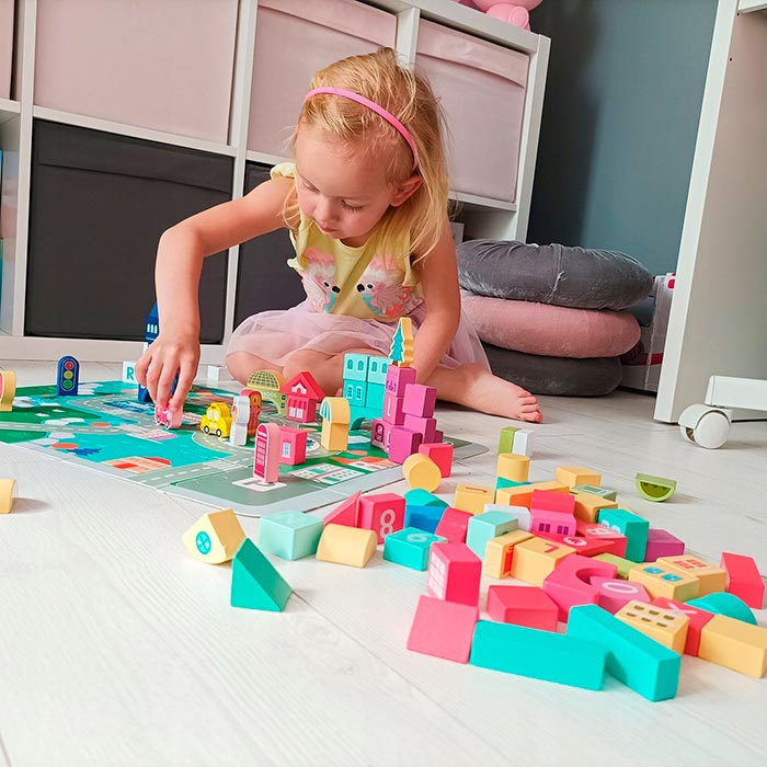 BlockCity, zestaw klocków w różnych kształtach z praktycznym pudełkiem i matą do zabawy - Image 7