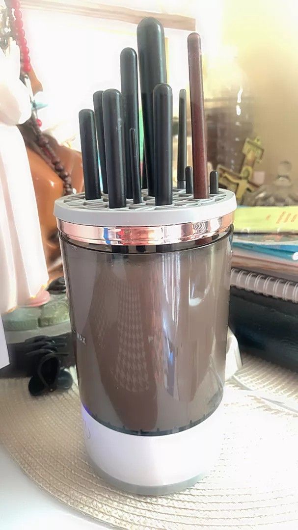 CleanMakeup, urządzenie do czyszczenia i przechowywania pędzli do makijażu - Image 9