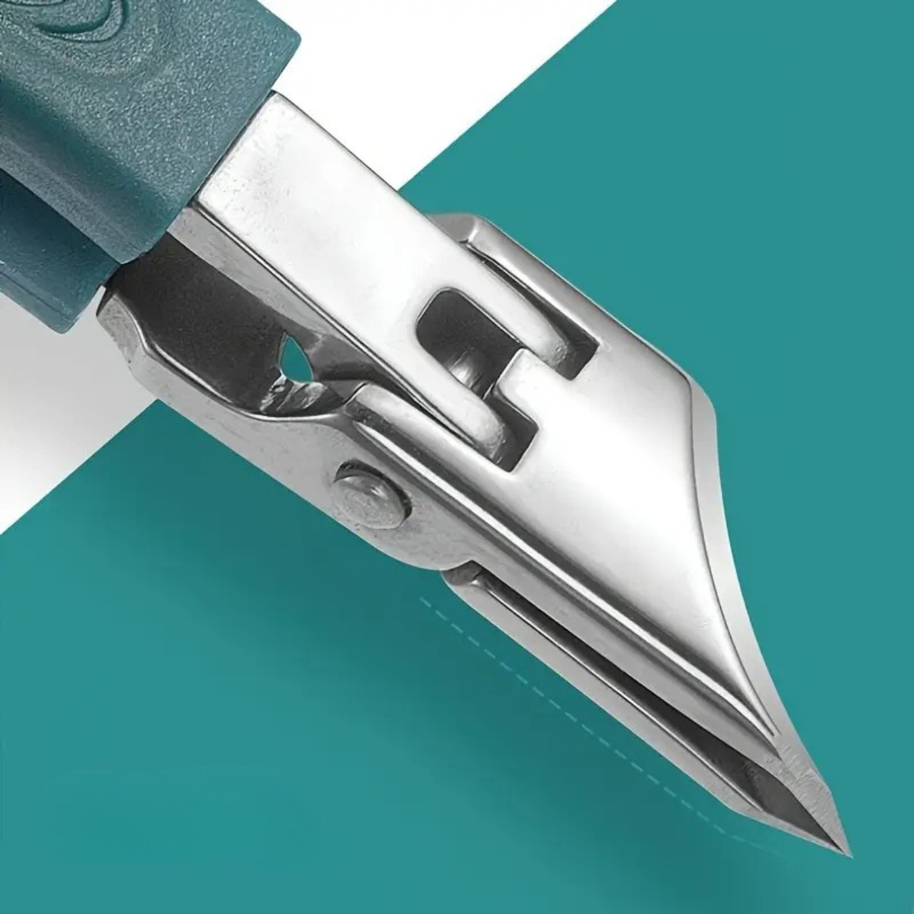 Ergonomiczny design z ostrzem pod kątem 25° ułatwia pielęgnację paznokci i szybko rozwiązuje problemy z wrastającymi paznokciami.