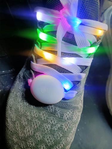 LedLaces, świecące sznurówki - białe z kolorowymi światłami ledowymi - Image 2