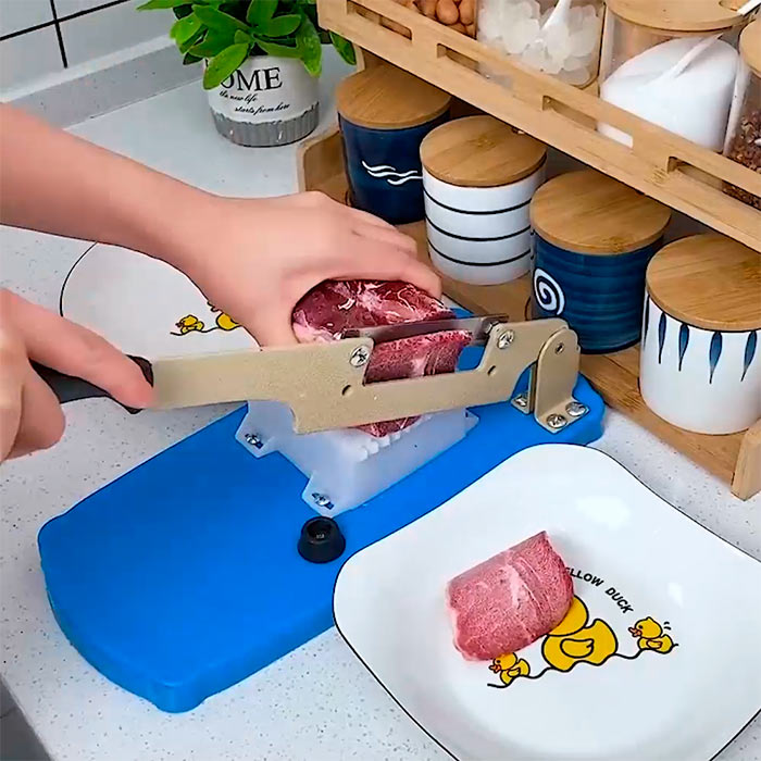 Precyzyjnie pokrój kawałki mięsa, salami, owoców, warzyw, ciasta lub chleba!
