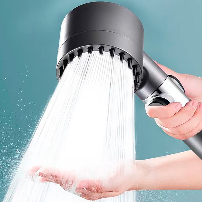 Uchwyt prysznicowy ma opcję ustawienia 3 różnych strumieni - wysokie ciśnienie, klasyczny prysznic i spray!