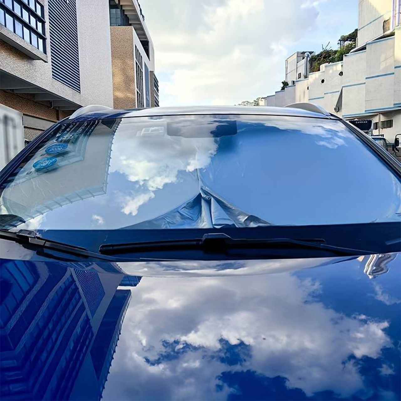 SunVisor, składana osłona przeciwsłoneczna na przednią szybę samochodu