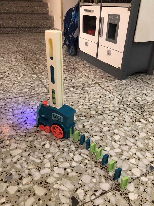 TrainDomino, pociąg, który układa domino - Image 3
