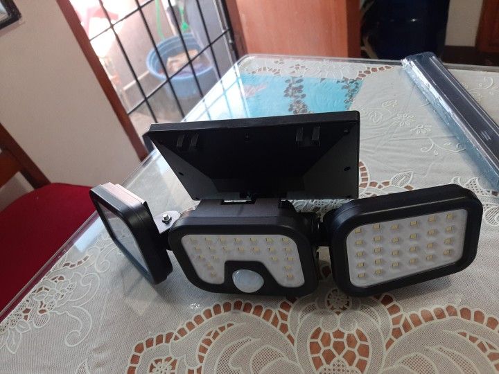 Lampa słoneczna TripleSolar 3-stronna - Image 10
